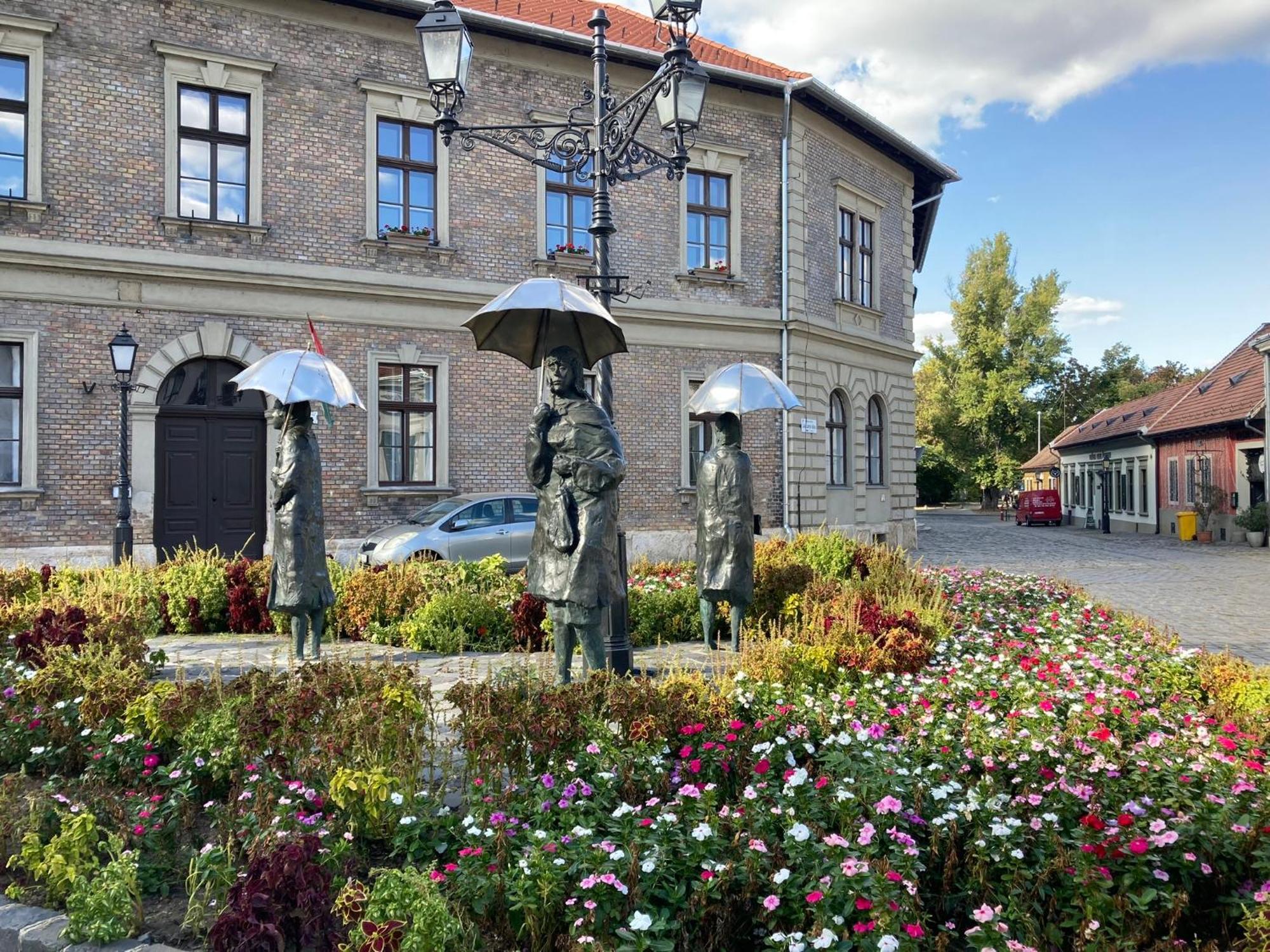 Poppy Flower Apartment Budapeste Exterior foto